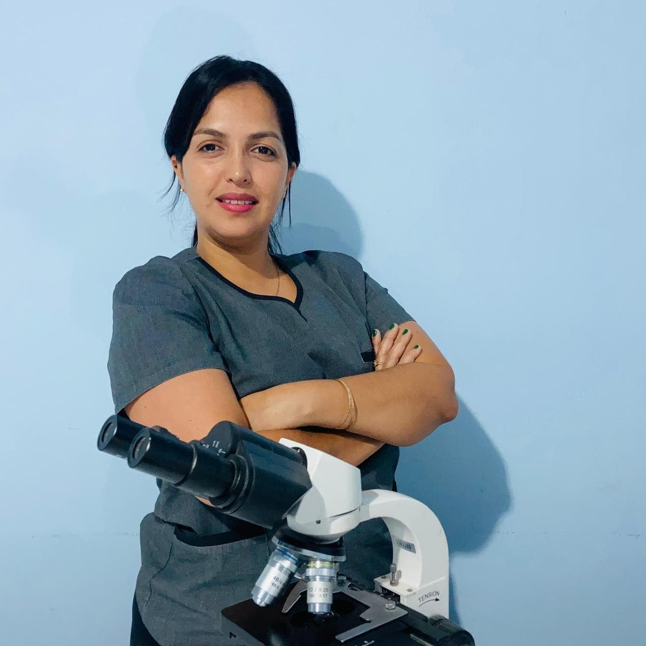 MV Noelia Centeno Rivera con su microscopio